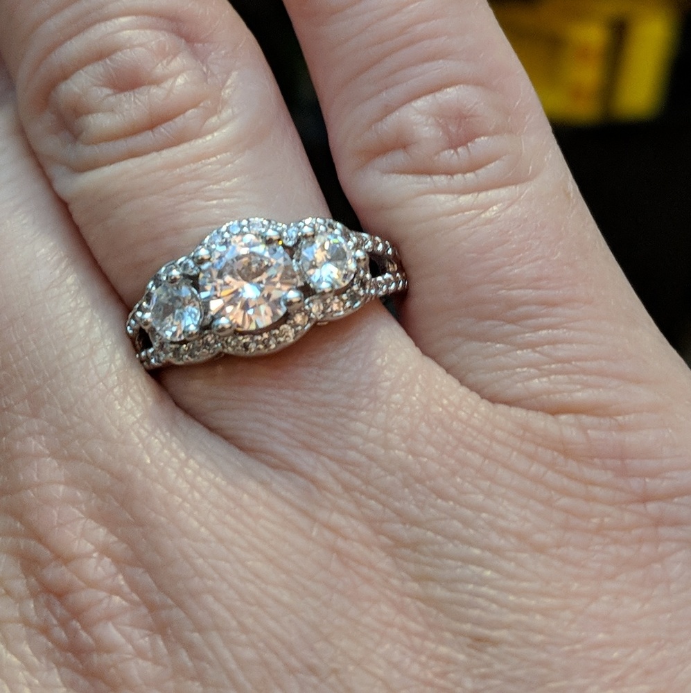NWOT SILVER AND CUBIC ZIRCONIA RING SIZE 7/8